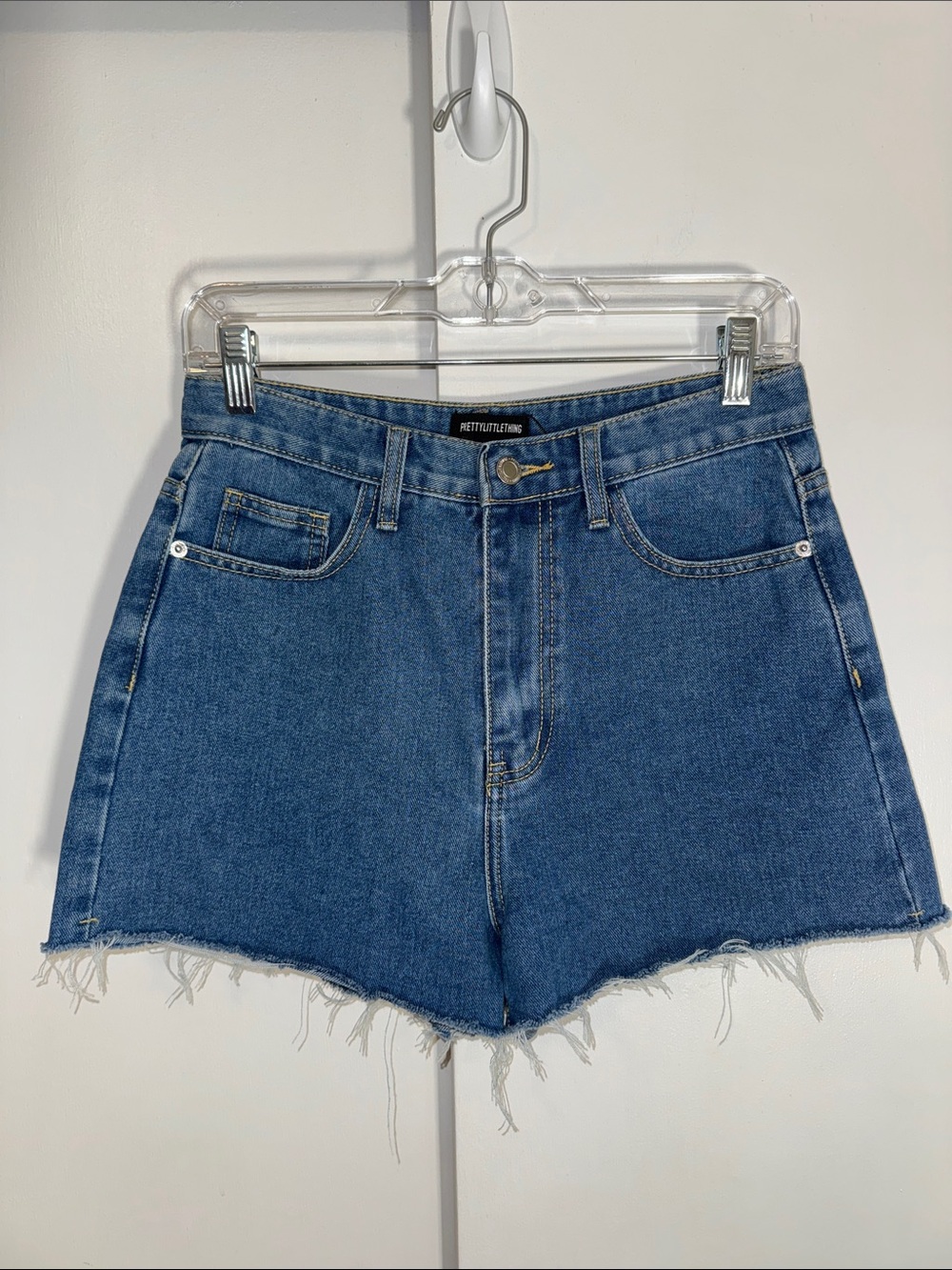PrettyLittleThing High Rise Denim Cut Off Shorts Women’s 6